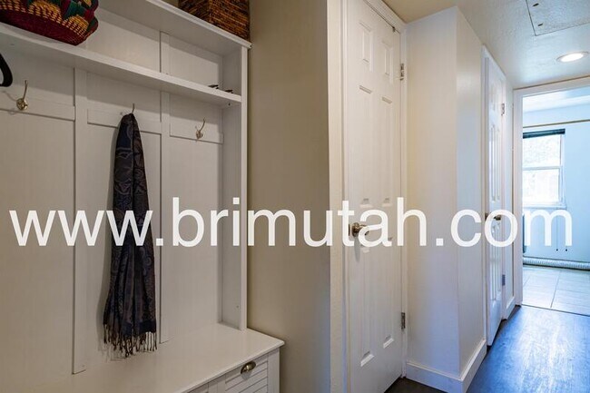 Building Photo - 11412 Autumn Hill Dr
