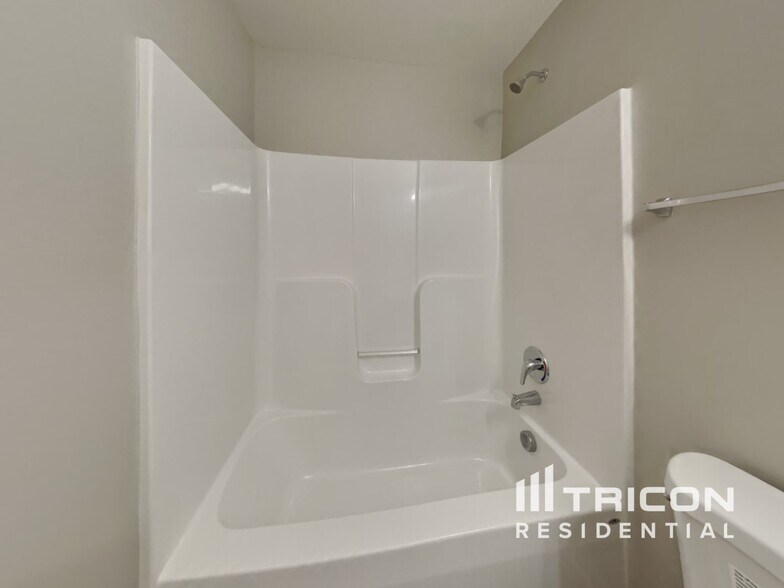 Building Photo - 4079 Village Park Ct