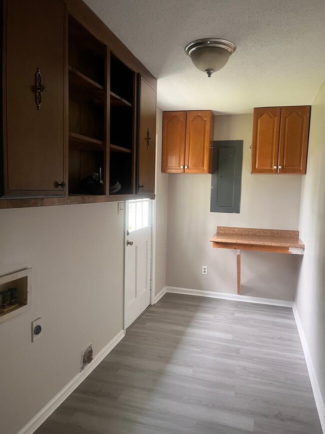 Building Photo - 5351 Golf Dr