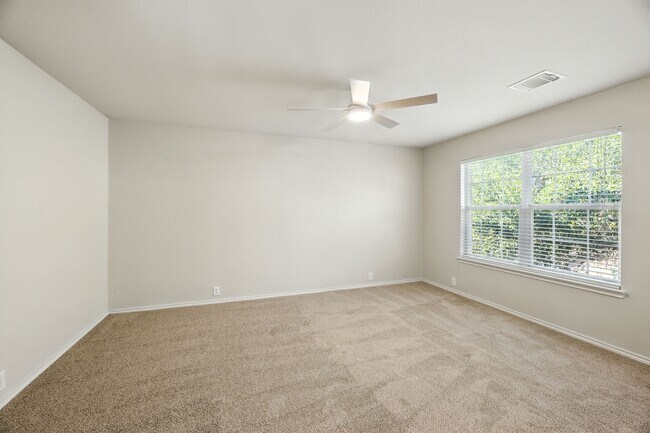 Building Photo - 3933 Brook Hollow Dr