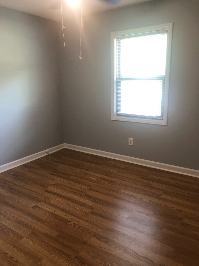 Building Photo - Charming 3 Bed 2 Bath Ranch Home in Indian...