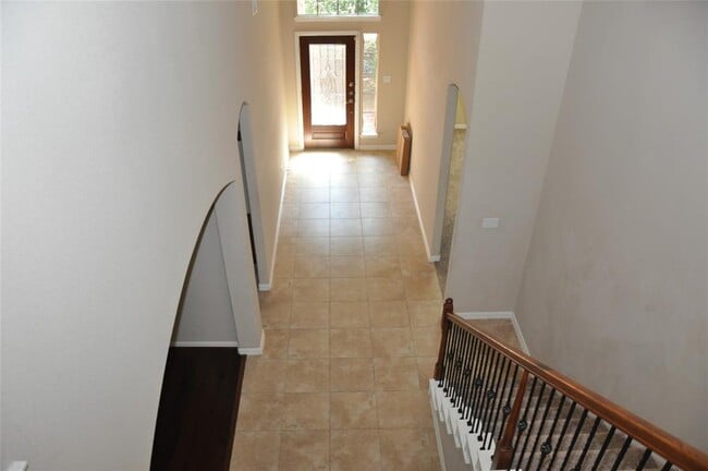 Building Photo - 510 Walsh Hill Trail