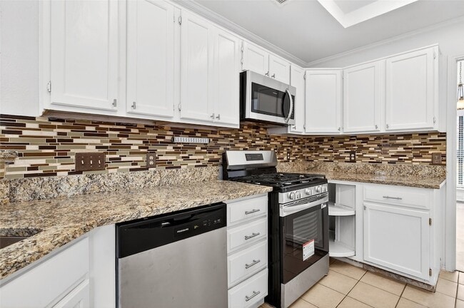 Building Photo - 1617 Briargrove Dr