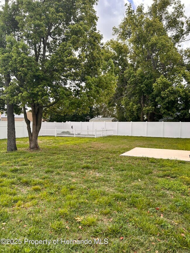 Building Photo - 10405 Lafoy Rd