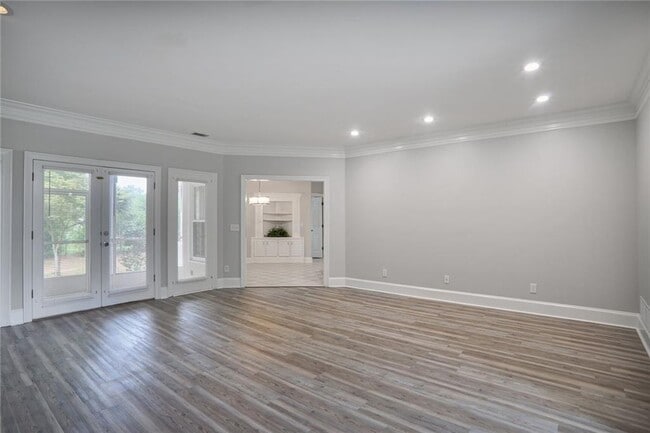 Building Photo - 6310 Chestnut Pkwy