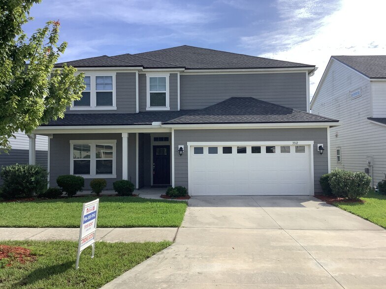 Primary Photo - 3312 Roundabout Dr