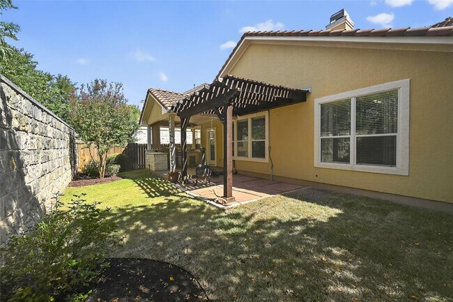 Building Photo - 15512 Interlachen Dr