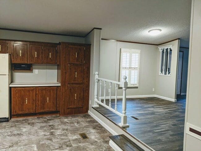 Building Photo - 3 Bedroom Mobile Home in Pelzer SC