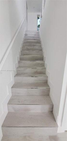 Building Photo - 3787 Thomas Ave