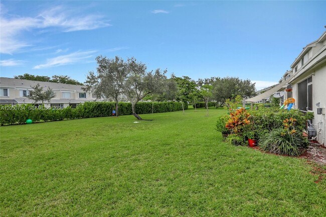 Building Photo - 7921 Sanibel Dr