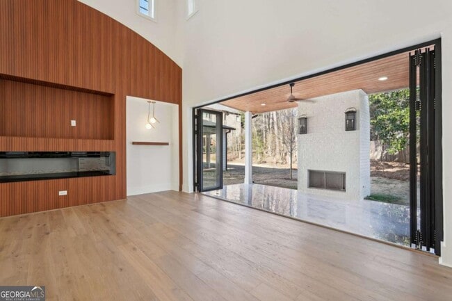 Building Photo - 120 Thome Dr