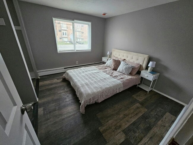 Building Photo - 13430 Euclid Ave