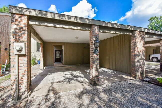 Building Photo - 9400 Doliver Dr
