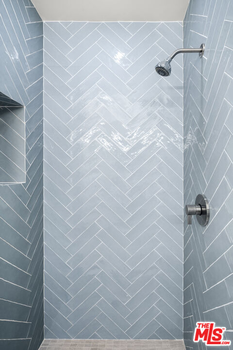 Building Photo - 435 Westmount Dr