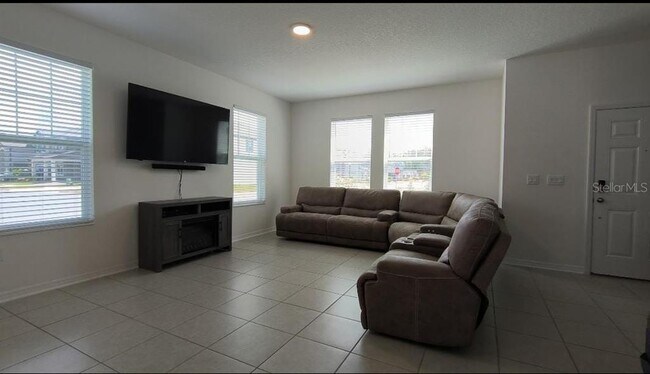 Building Photo - 12500 Encore At Ovation Way