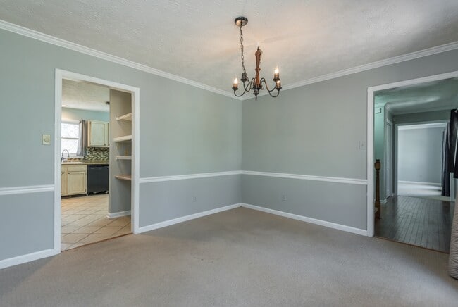 Building Photo - 420 Shelbyville Rd