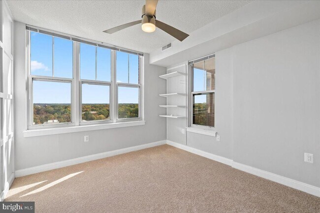 Building Photo - 11760 Sunrise Valley Dr