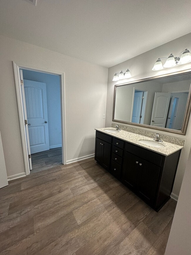 Building Photo - 1853 Ruger Dr