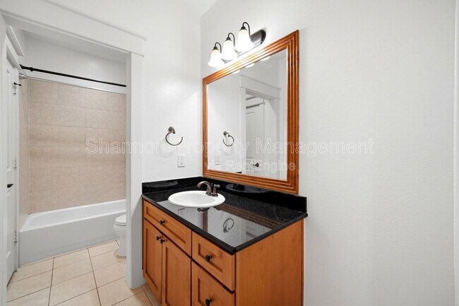 Building Photo - 2323 Sperber Ln