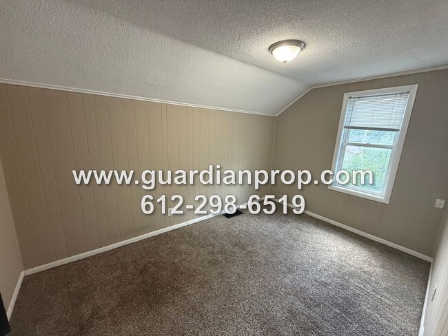 Building Photo - House in Midway Available September 1, Updated Kitchen & Bath, Fenced Yard, 2 Car Garage