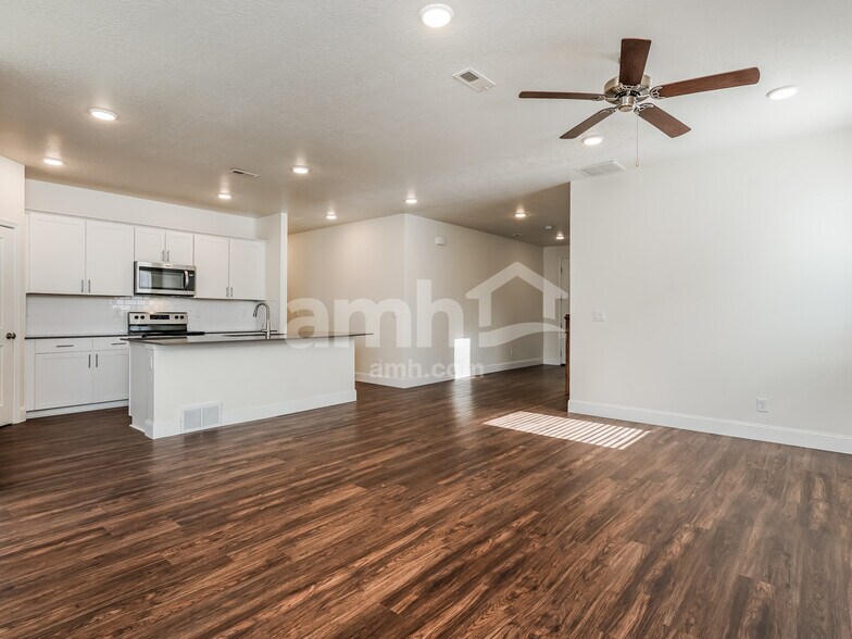Building Photo - 2635 W 3290 S