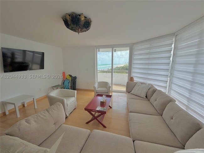 Building Photo - 15645 Collins Ave