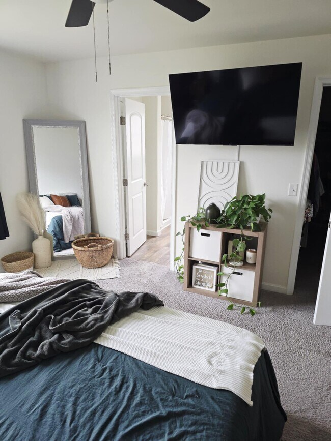 Building Photo - 509 Melrose St