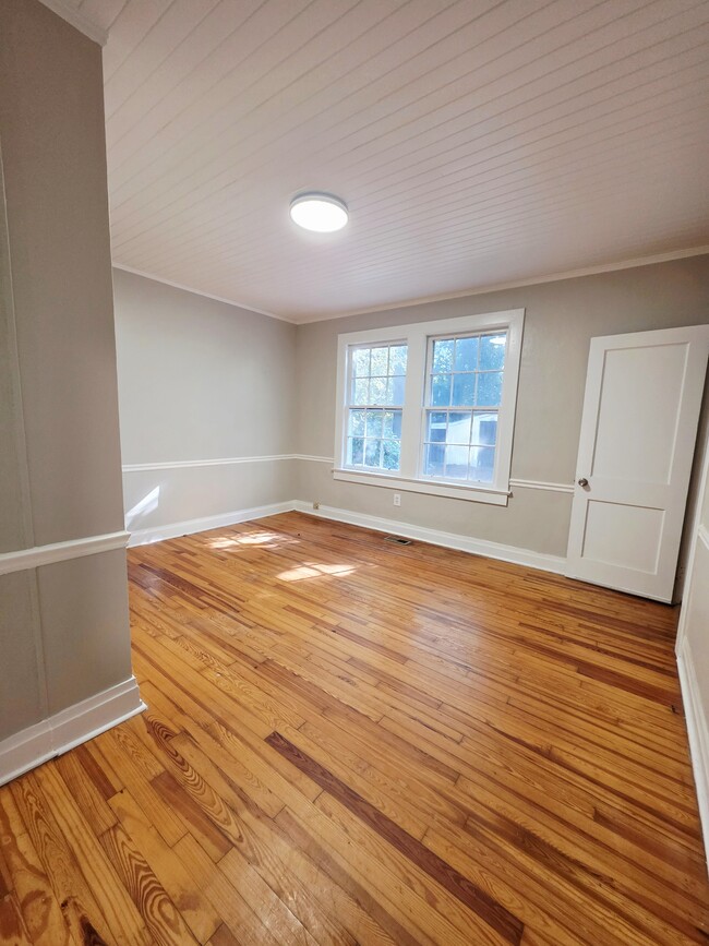 Building Photo - 205 E North St