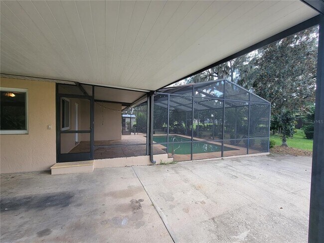 Building Photo - 10426 SE 52nd Ct