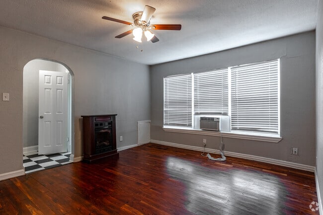 Living Space - 4625 Junius St