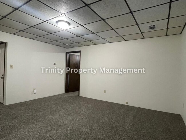 Building Photo - 738 1/2 Camden Pl