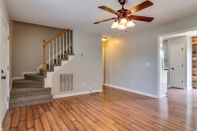 Building Photo - 104 Amelia Ct
