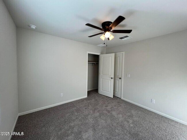 Building Photo - 2048 E Velvet Pl