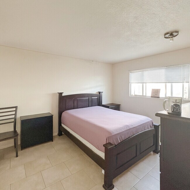 Building Photo - 3172 Shelley St