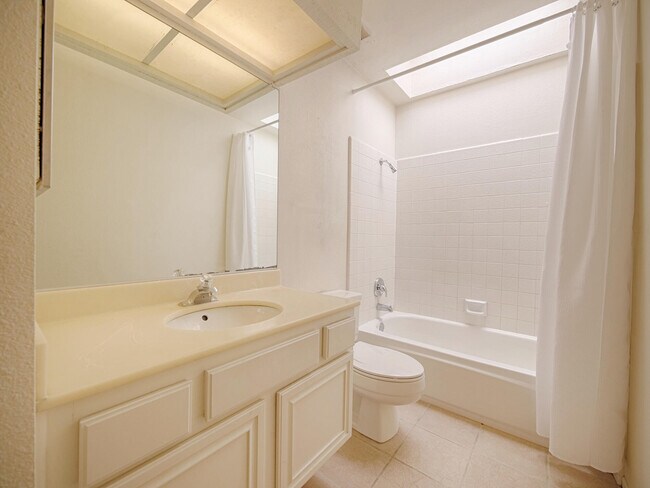 Building Photo - 68899 Cll Monforte