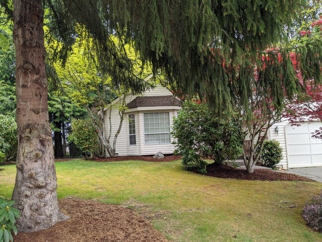 Building Photo - Bothell. Woodinville. Snohomish County. Ga...