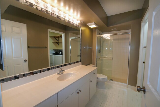 Building Photo - 7400 Lincoln Ave