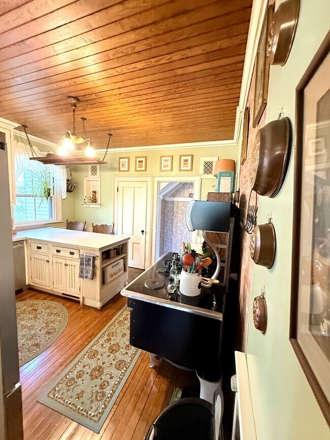 Building Photo - Tranquility on Oxford