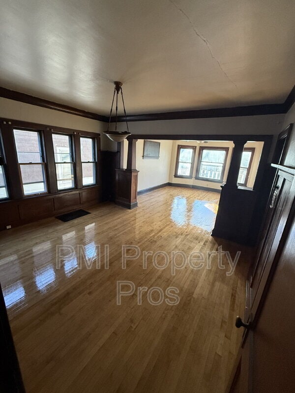 Building Photo - 2574 N 41st St