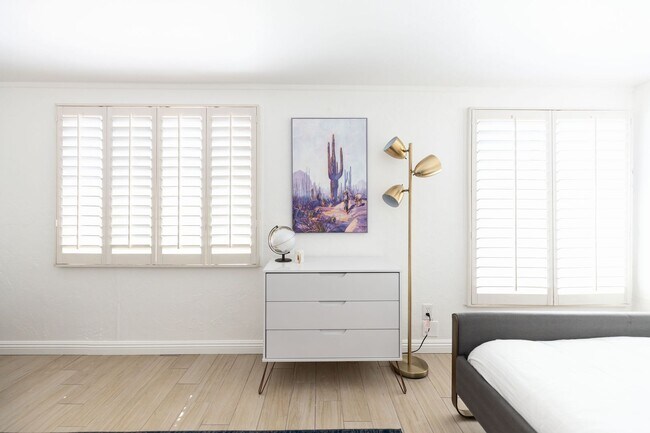 Building Photo - Tempe Beauty! 2199 Sq Ft 4 bedroom 2 bath ...