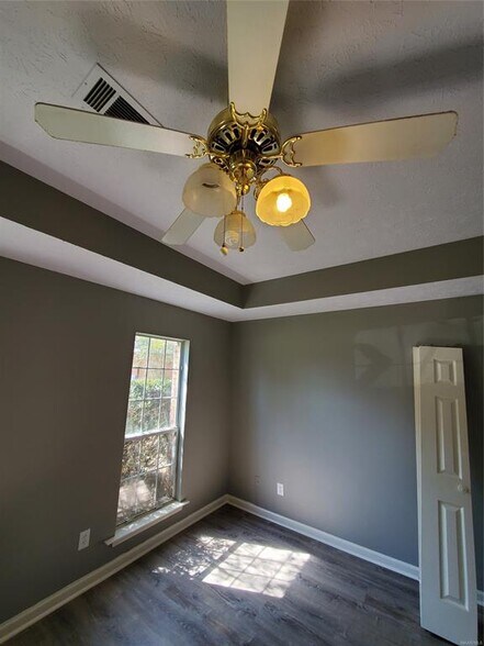 Building Photo - 515 Bridlebrook Ct