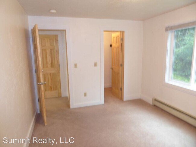 Building Photo - 8824 Glendale St