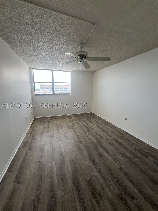 Building Photo - 920 NE 169th St
