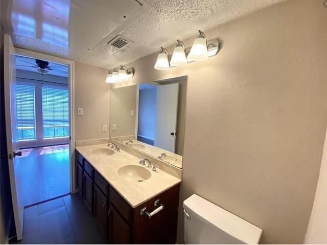 Building Photo - 3101 Townbluff Dr