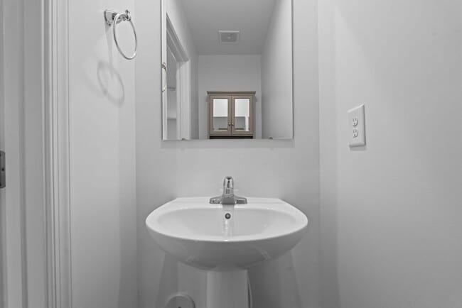 Building Photo - Dog Friendly Charming 4-Bedroom Home in Angier, NC