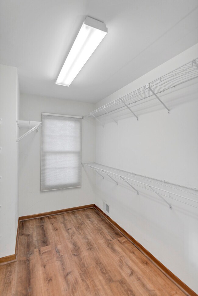 Building Photo - 4N550 School Rd