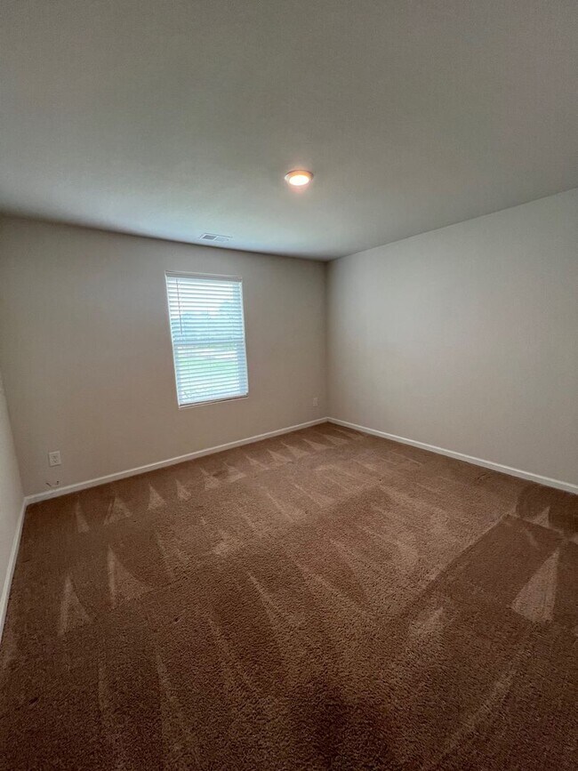 Building Photo - Charming 3 Bedroom Home Located In Zebulon NC!!!