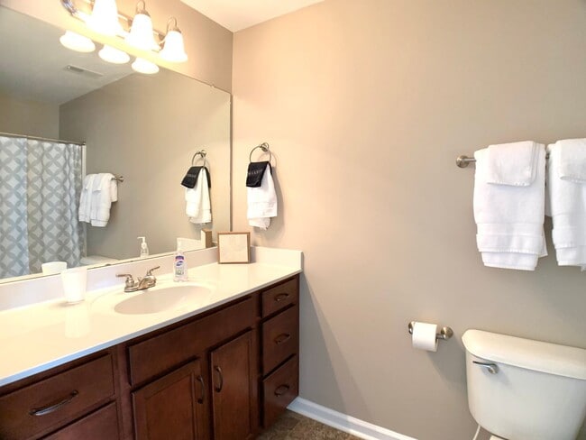 Building Photo - 308 Sam Houston Cir