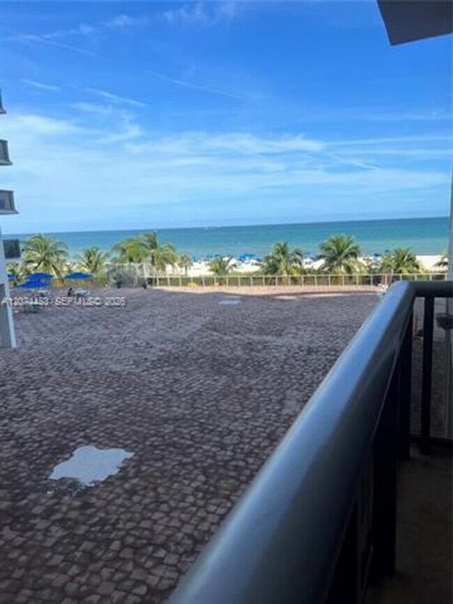Building Photo - 6039 Collins Ave