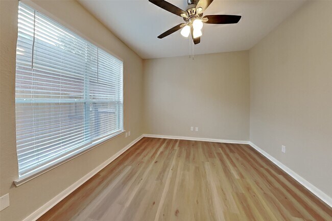 Building Photo - 26871 Castlecliff Ln